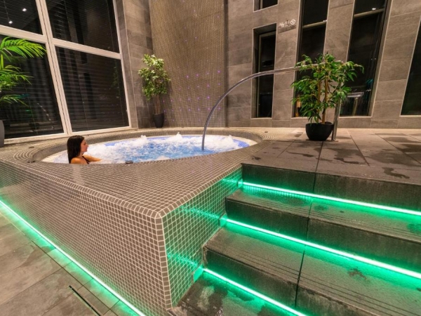 Termalni izvori i krajolici Balatona (Spa & Wellness Banja Heviz, Pečuj, Tihanj, Vesprem, Pećina Tapolca)